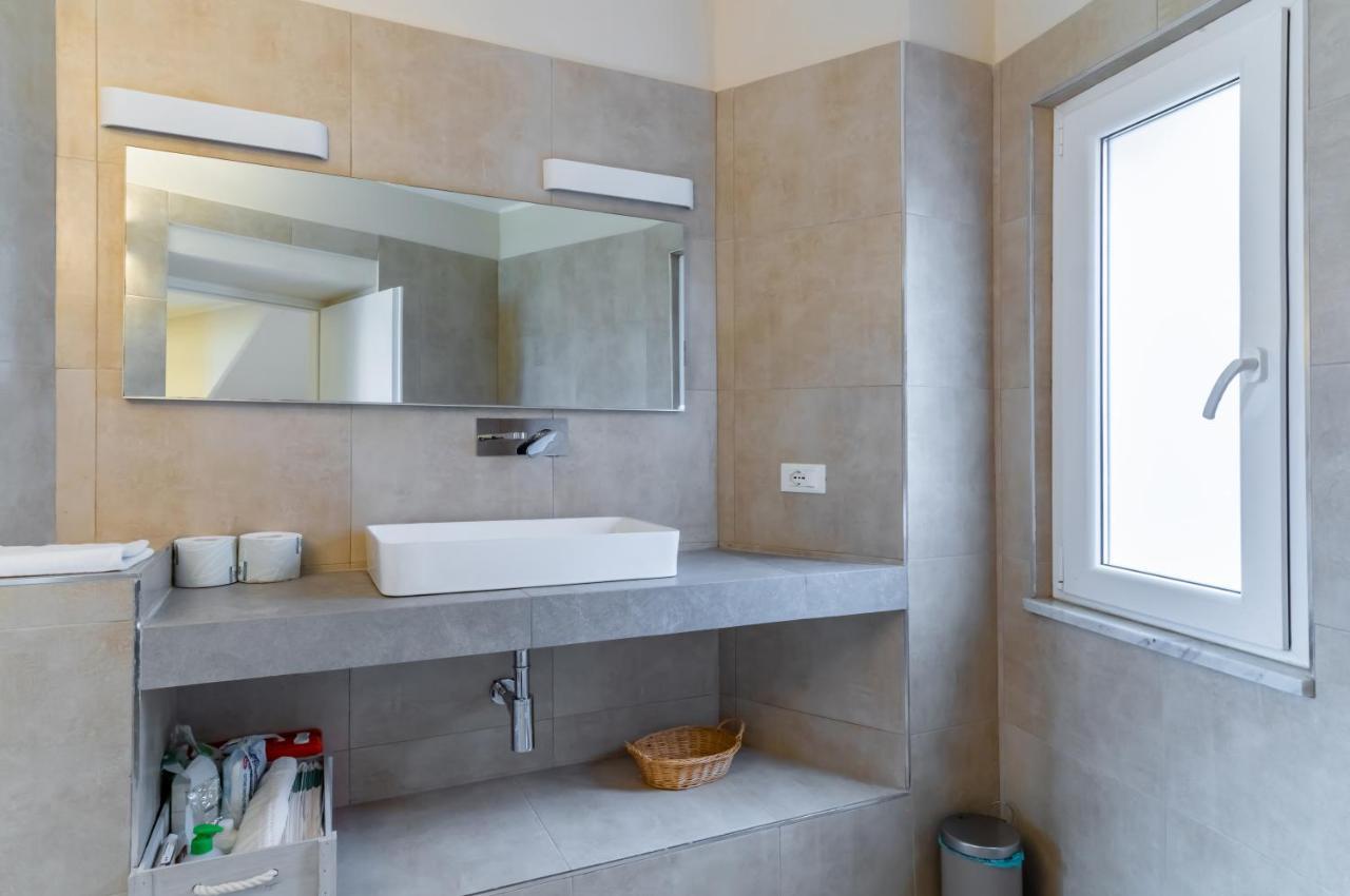 Comfy & Roomy Apt - View On The Ligurian Hills! เวซซาโน ลิกูเร ภายนอก รูปภาพ