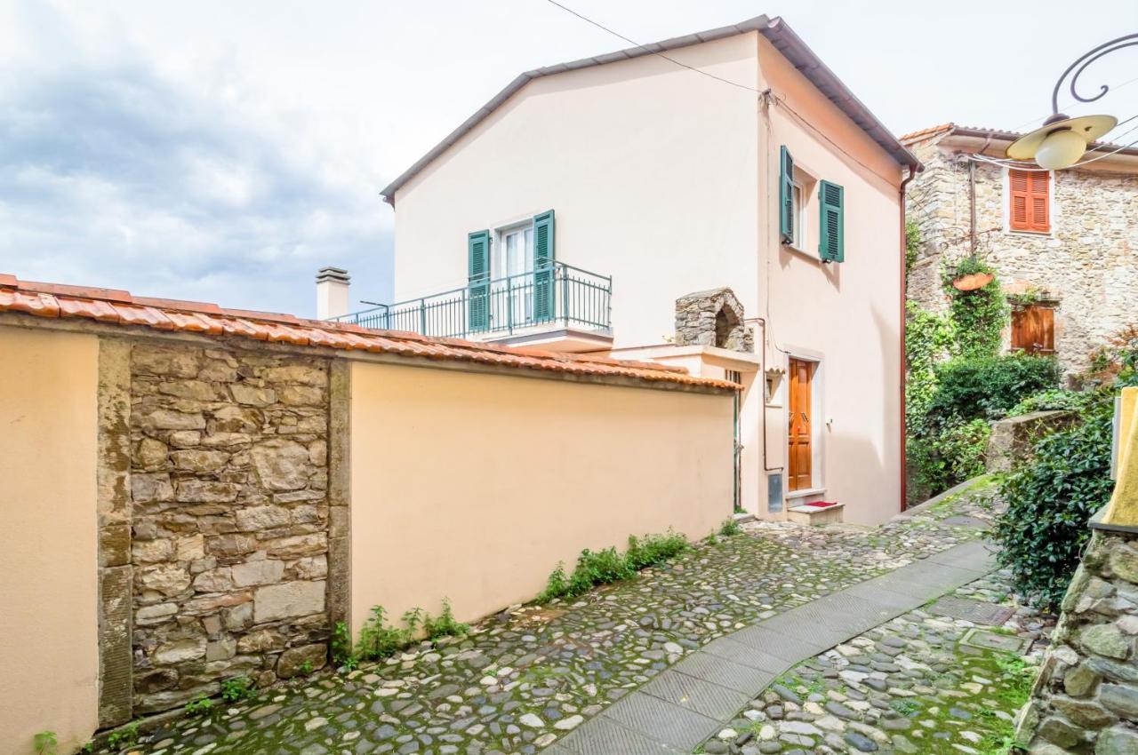 Comfy & Roomy Apt - View On The Ligurian Hills! เวซซาโน ลิกูเร ภายนอก รูปภาพ