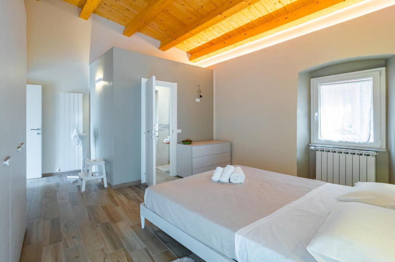 Comfy & Roomy Apt - View On The Ligurian Hills! เวซซาโน ลิกูเร ภายนอก รูปภาพ
